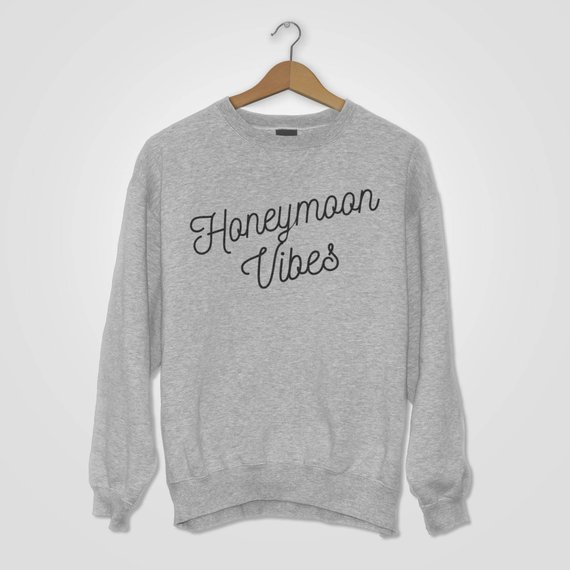 Sugarbaby Honeymoon Vibes Swea - Summer Clothing Vibes บทวิจารณ์และราคา